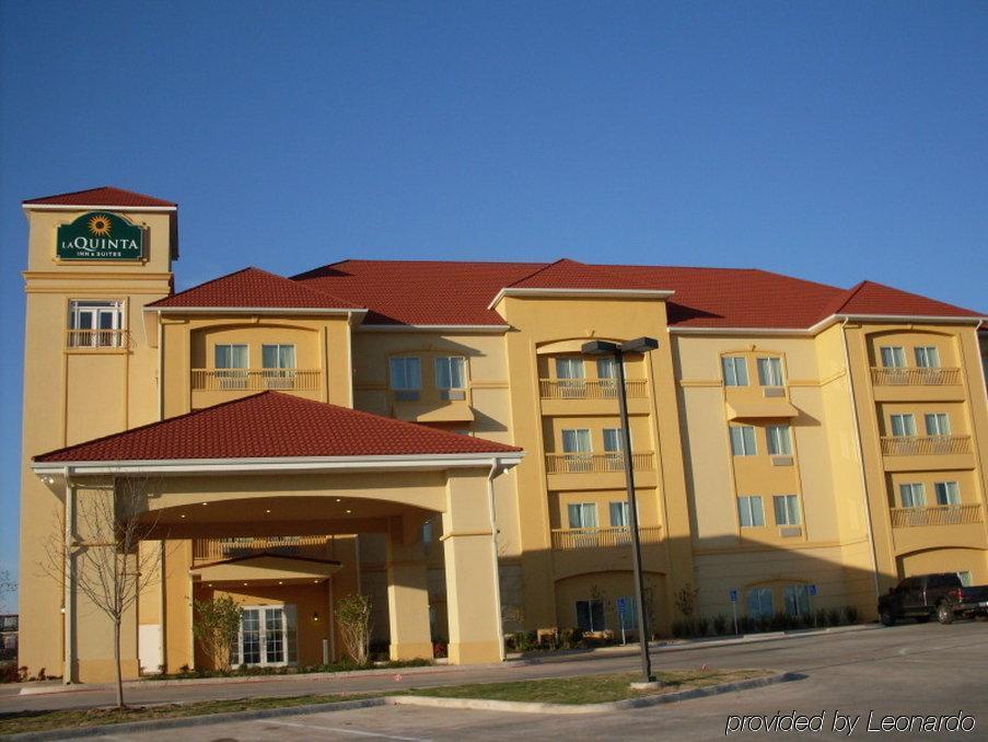 Отель La Quinta By Wyndham Браунвуд Экстерьер фото